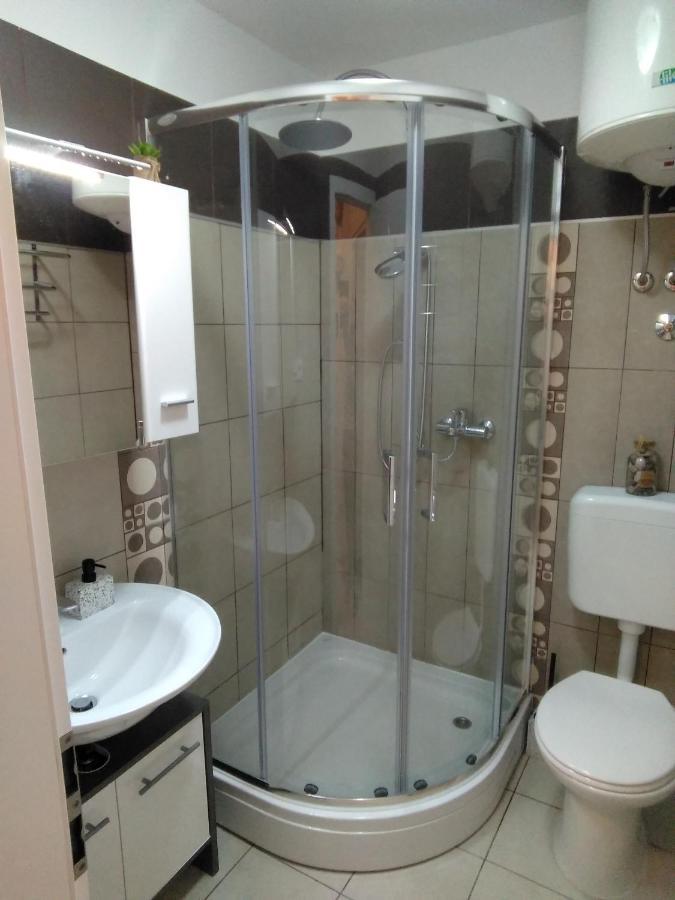 Nikka Apartments Malinska Ngoại thất bức ảnh