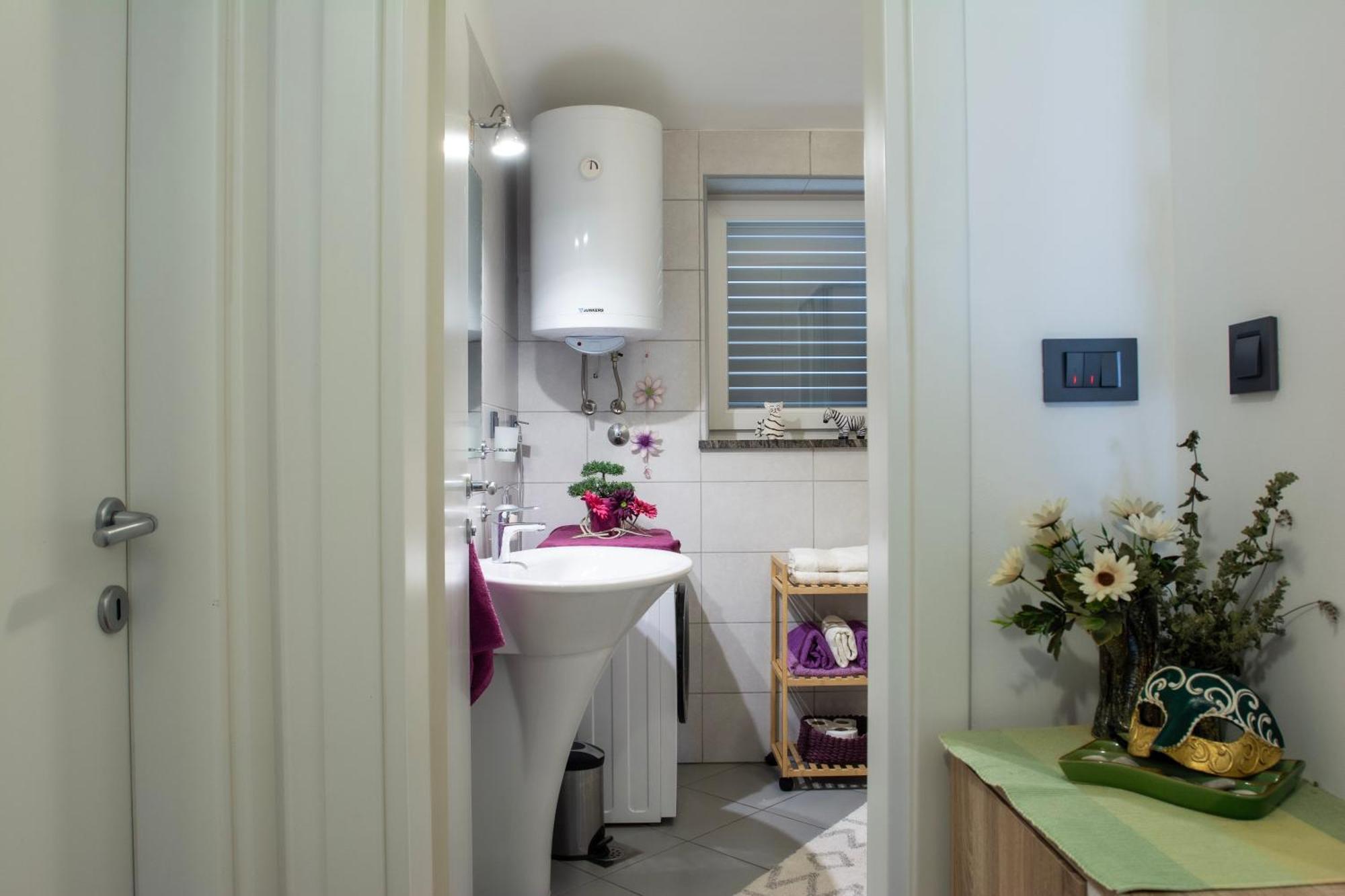 Nikka Apartments Malinska Ngoại thất bức ảnh